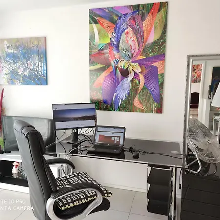 Penthouse 360 View 2br, Large Terrace Apartment *